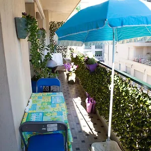 https://chill-out-apartment-2-mins-from-beach.fr-provencehotel.com