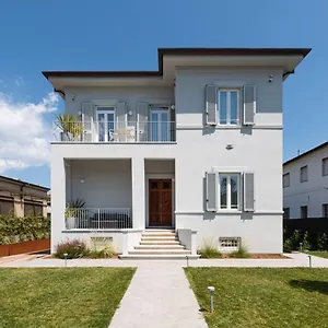 https://villa-fedora-luxury.it-tuscanyhotel.com