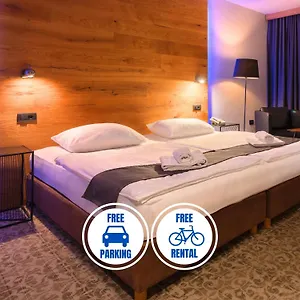 Hotel & ***