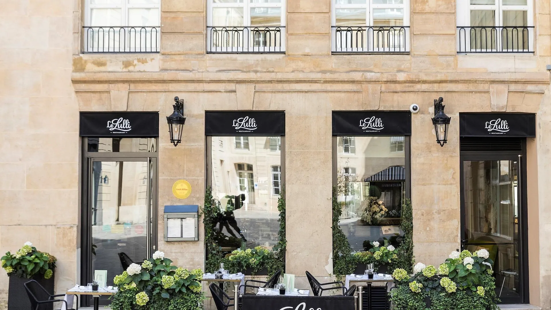 *****  Grand Hotel Du Palais Royal Paris France