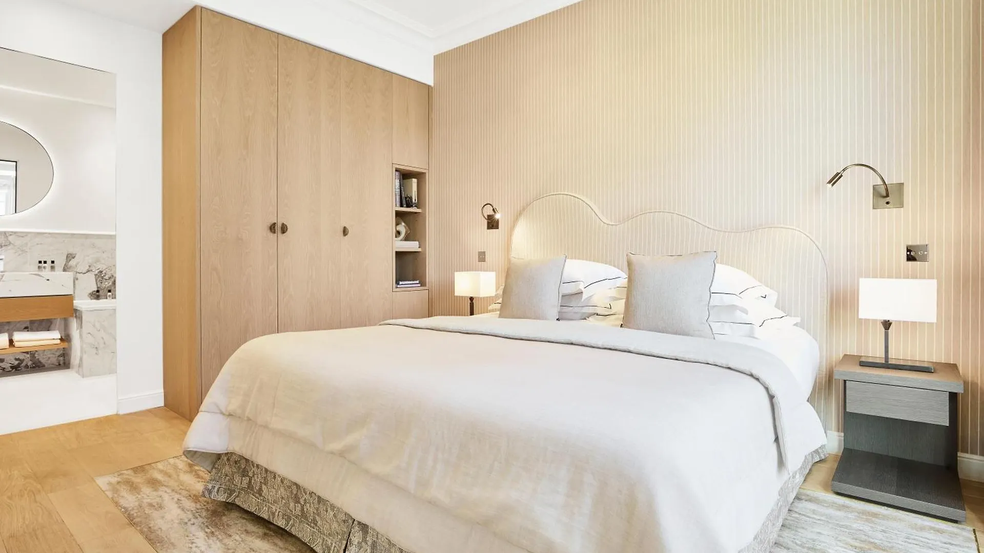 *****  Grand Hotel Du Palais Royal Paris France